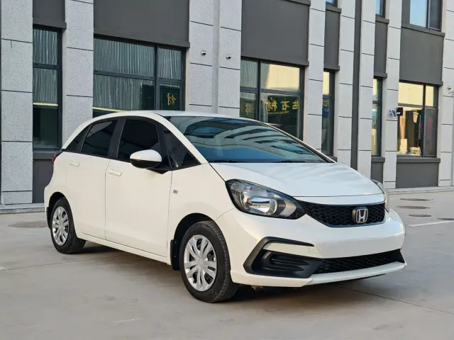 Honda Fit — Фото автомобиля 3
