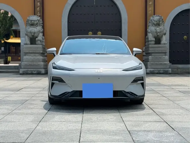 Geely Galaxy Galaxy E8 2024 550km RWD PRO — Фото автомобиля 2