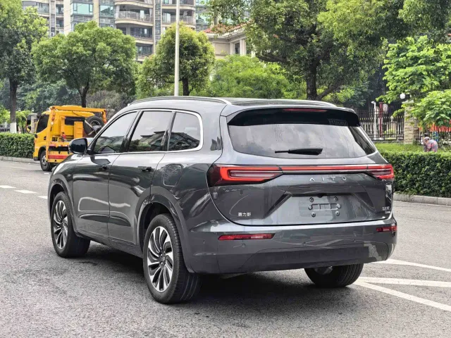 Aito M7 — Фото автомобиля 14