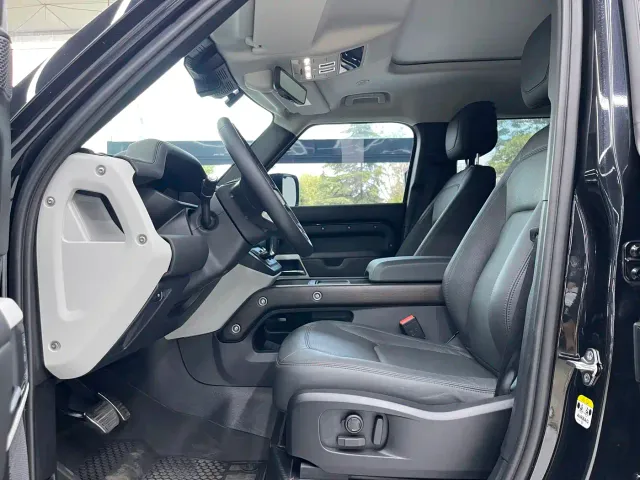 Land Rover Defender — Фото автомобиля 18