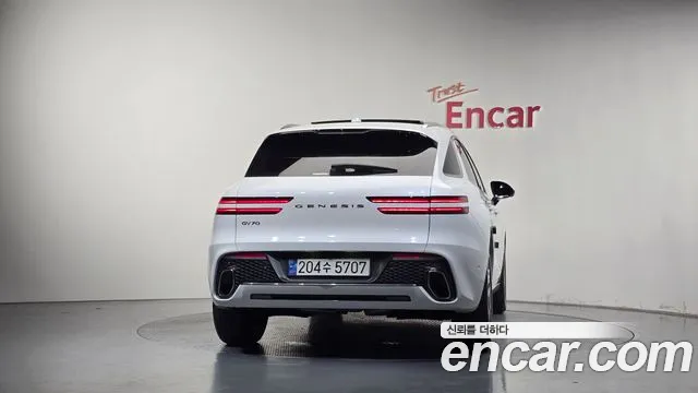 Genesis GV70 — Фото автомобиля 4