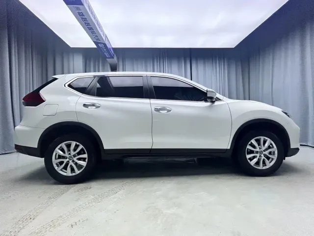 Nissan X-Trail — Фото автомобиля 5