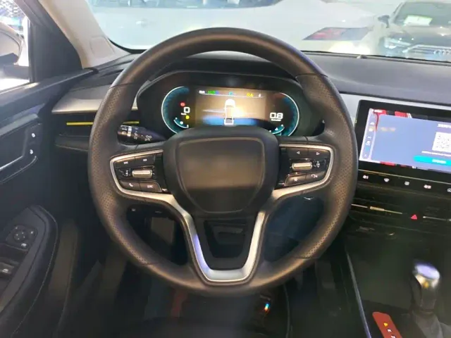 Roewe i5 — Фото автомобиля 10