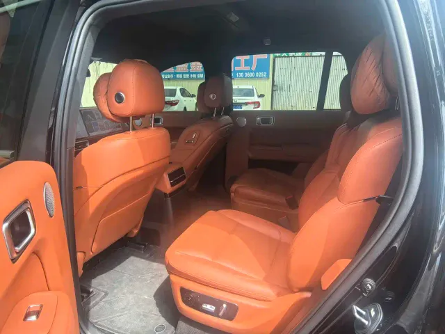 Li Auto L9 — Фото автомобиля 4