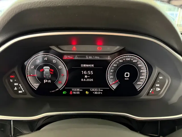 Audi Q3 — Фото автомобиля 13
