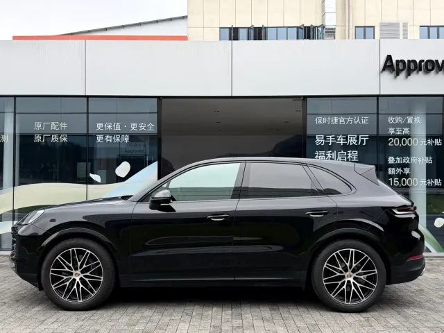 Porsche Cayenne — Фото автомобиля 3