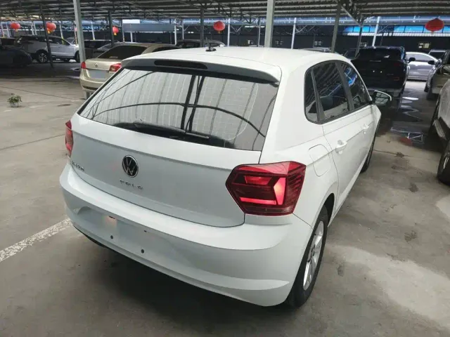Volkswagen Polo — Фото автомобиля 4