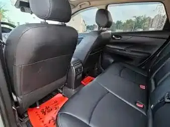 Nissan Tiida — Фото автомобиля 5