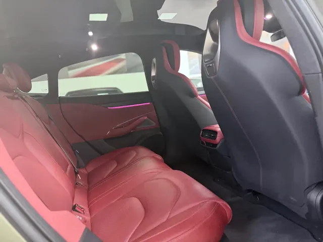 Xiaomi SU7 — Фото автомобиля 11