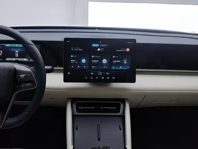BYD Qin L — Фото автомобиля 13