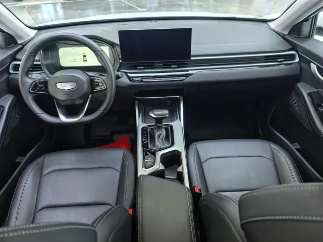 Geely Emgrand — Фото автомобиля 8