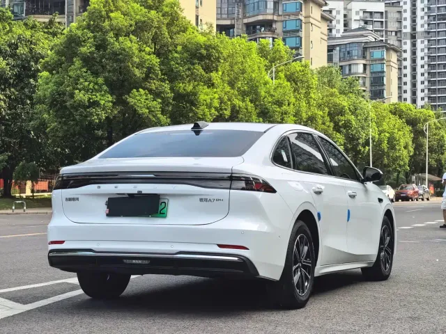 Geely Galaxy A7 — Фото автомобиля 16