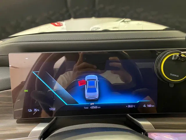 BMW i7 — Фото автомобиля 21