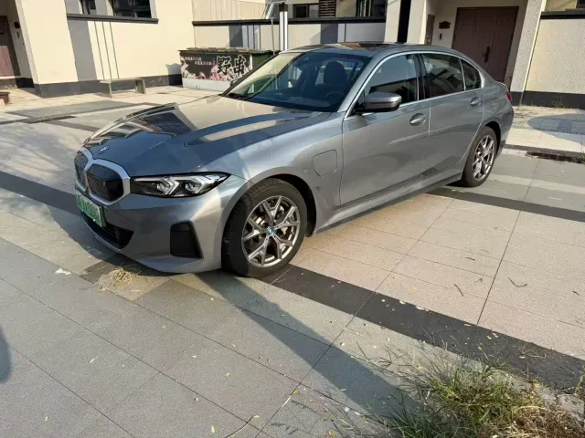 Фотография автомобиля — BMW i3