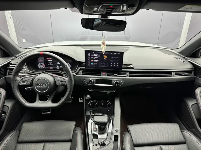 Audi A4L — Фото автомобиля 5