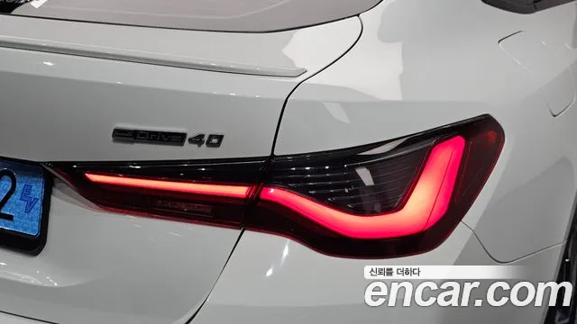 BMW i4 — Фото автомобиля 22