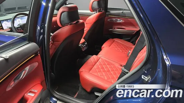 Genesis GV70 — Фото автомобиля 16