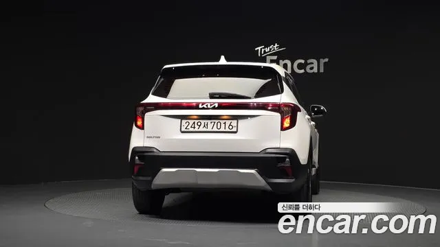 Kia Seltos — Фото автомобиля 4