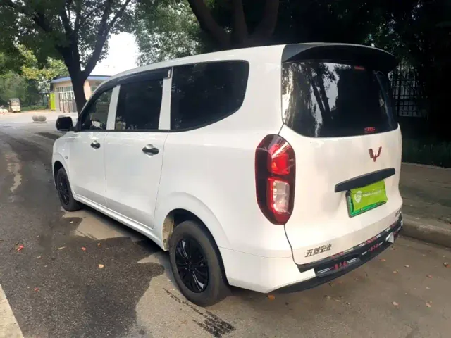 Wuling Hongguang — Фото автомобиля 4