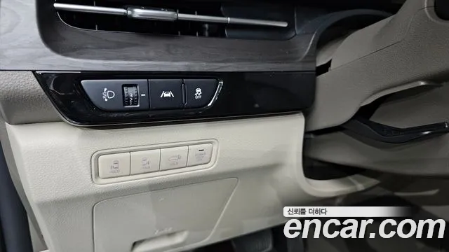 Kia Canival Carnival 4 поколение Бензин 7 мест Signature — Фото автомобиля 17