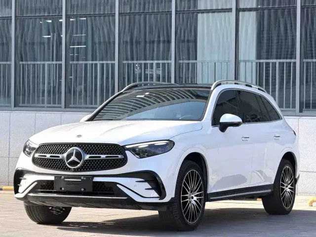 Фотография автомобиля — Mercedes-Benz GLC-Class
