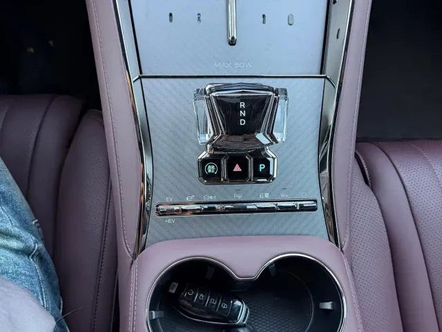 Denza Z9GT — Фото автомобиля 6