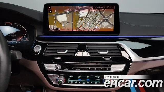 BMW 5 Series G30 — Фото автомобиля 14