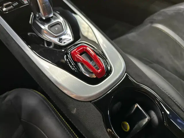 Lotus Emira — Фото автомобиля 6