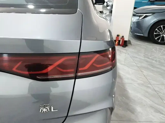 BYD Qin L — Фото автомобиля 7