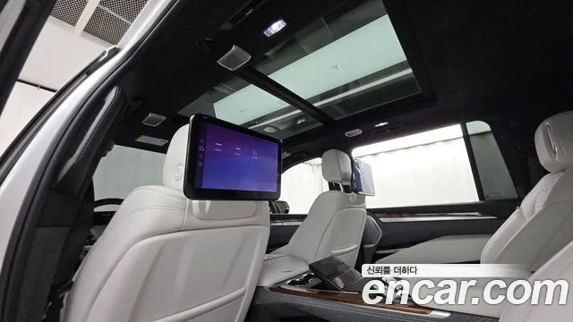 Cadillac Escalade Generation 5 — Фото автомобиля 18
