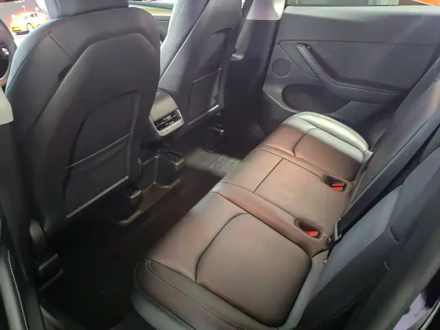 Tesla Model Y — Фото автомобиля 7