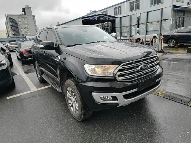 Ford Everest — Фото автомобиля 3