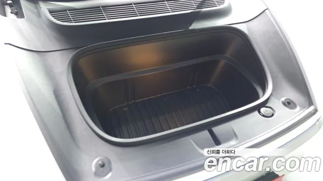 Tesla Model Y — Фото автомобиля 6