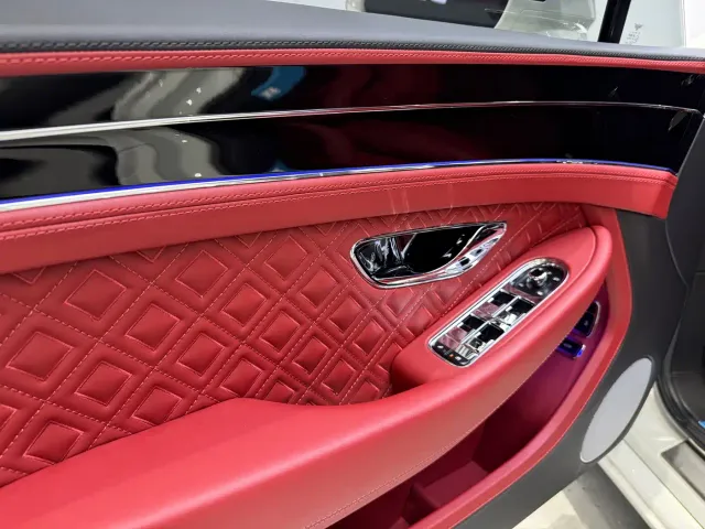 Bentley Continental — Фото автомобиля 9