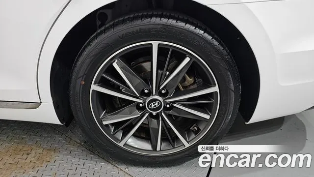 Hyundai Grandeur Новый Grandeur IG — Фото автомобиля 19