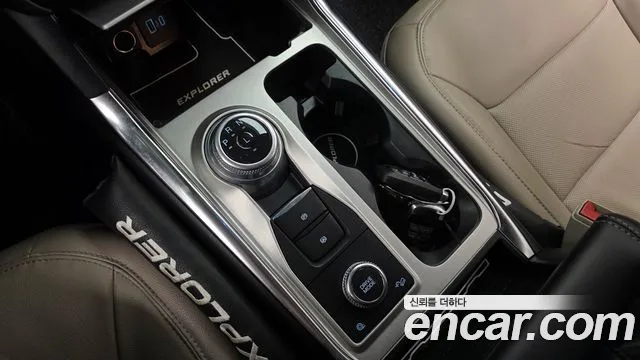 Ford Explorer — Фото автомобиля 9