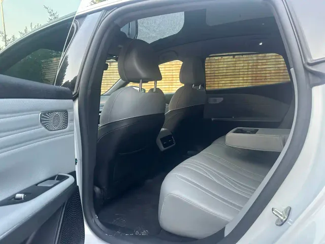 Geely Galaxy E8 — Фото автомобиля 10
