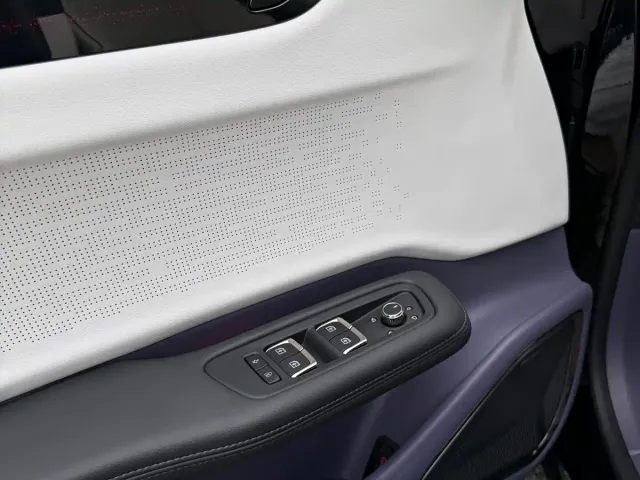HiPhi HiPhi X 2021 Flagship Edition 6-Seater — Фото автомобиля 17
