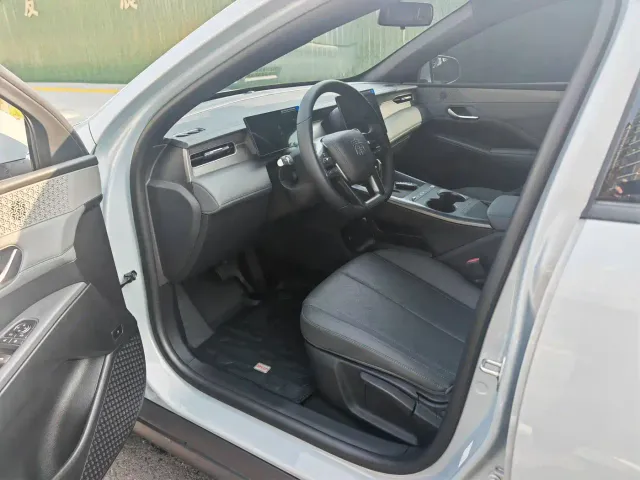 BYD Qin PLUS — Фото автомобиля 11