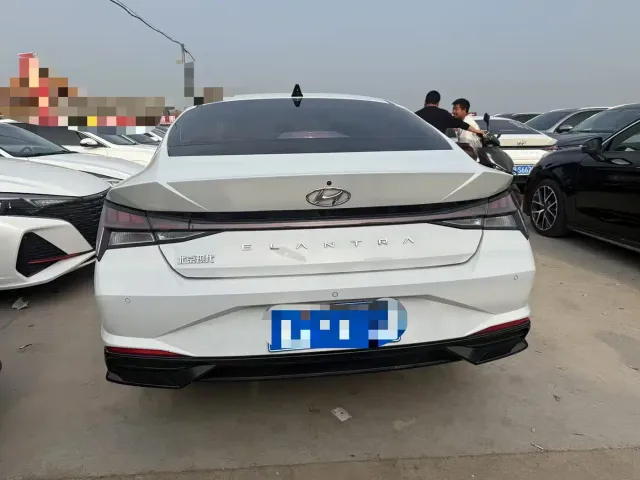 Hyundai Elantra — Фото автомобиля 8