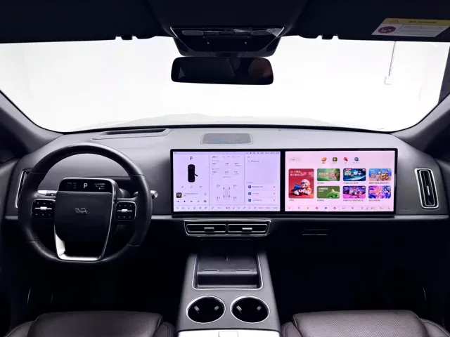 Li Auto L8 — Фото автомобиля 17