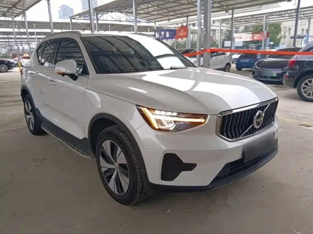 Volvo XC40 — Фото автомобиля 21