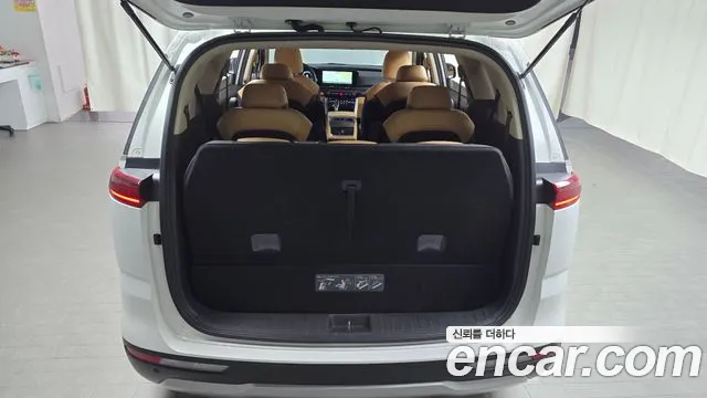 Kia Carnival 4th Gen — Фото автомобиля 30