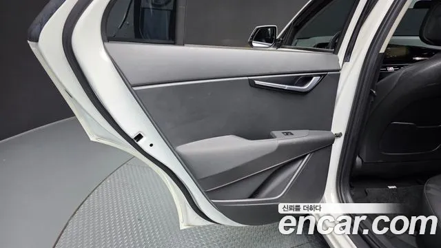 Kia Niro — Фото автомобиля 14