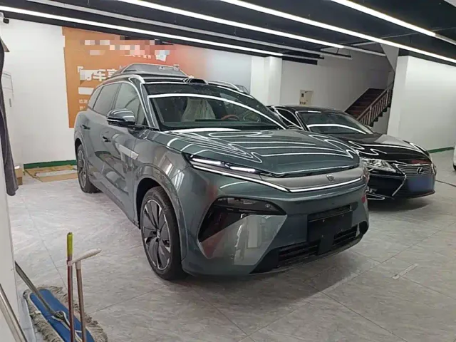 BYD Tang L — Фото автомобиля 3