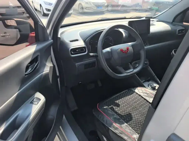 Wuling Hongguang — Фото автомобиля 15