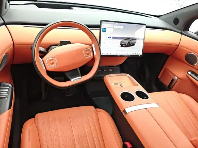 Changan Qiyuan E07 — Фото автомобиля 9