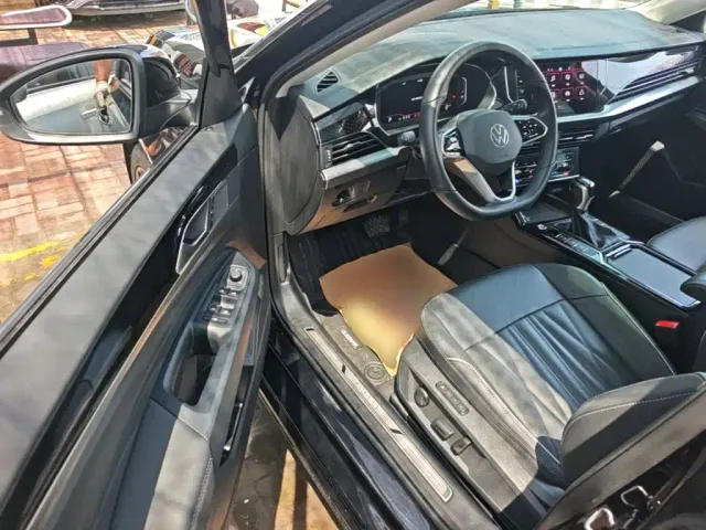 Volkswagen Passat — Фото автомобиля 15