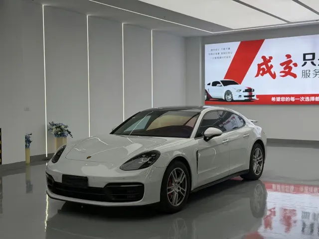 Фотография автомобиля — Porsche Panamera