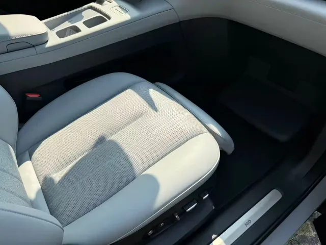 Nio ES8 — Фото автомобиля 13